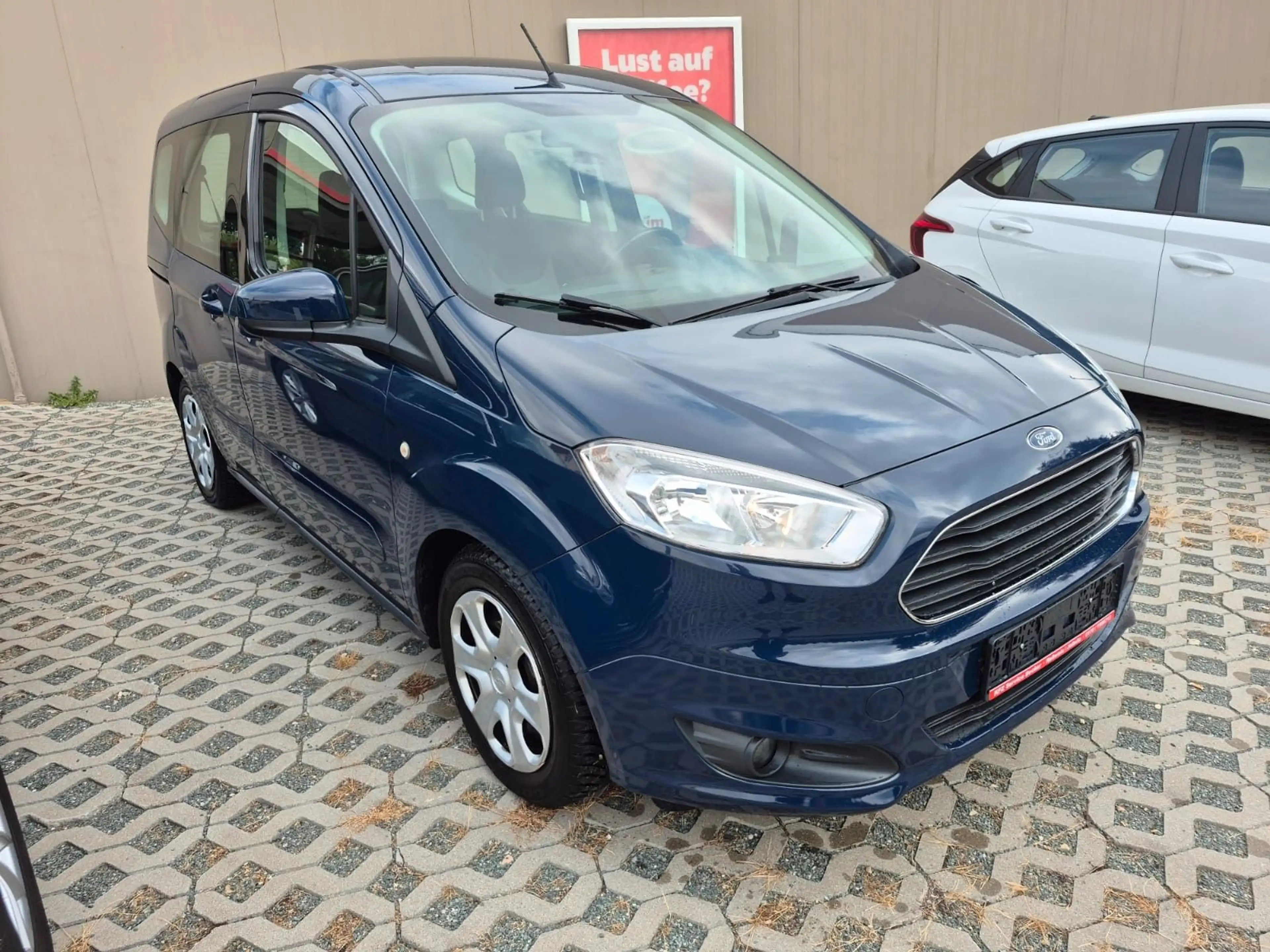 Ford Tourneo Courier Trend 41.000km Klima Phone — photo 2