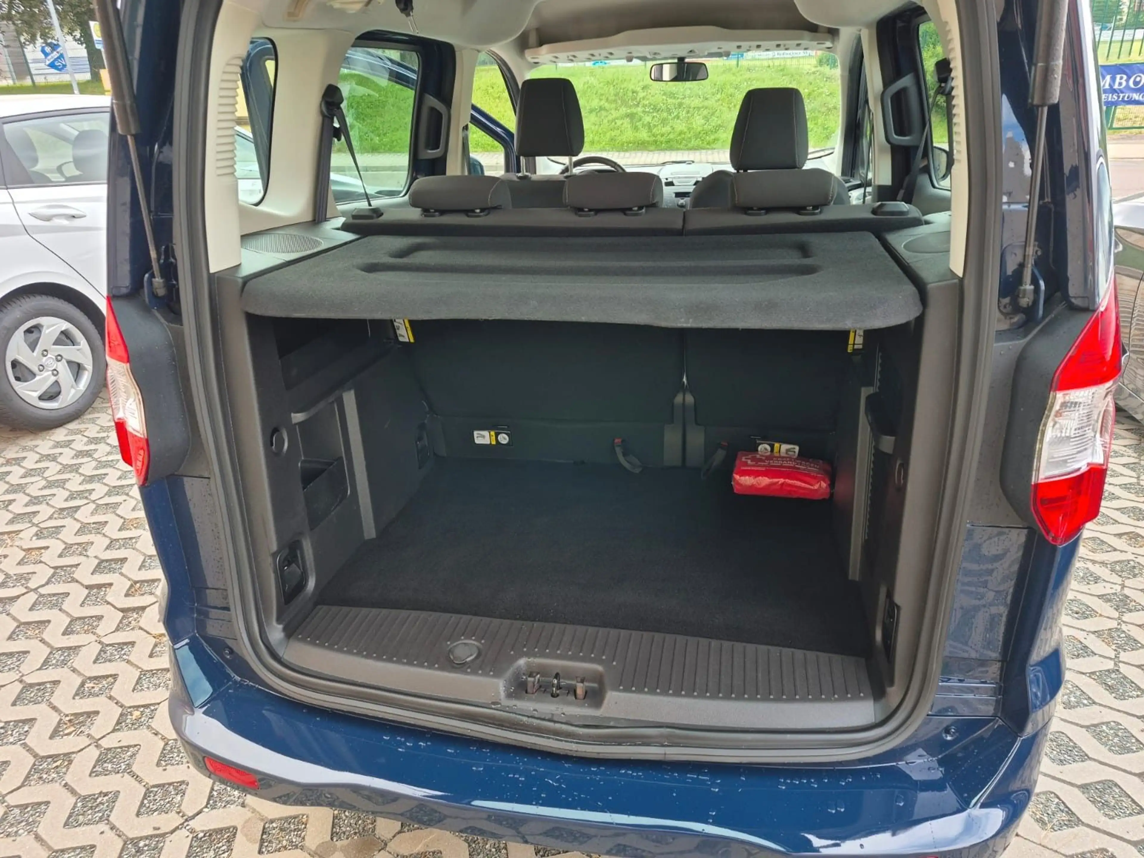 Ford Tourneo Courier Trend 41.000km Klima Phone — photo 12