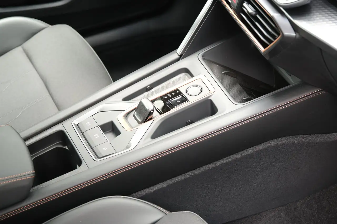 Cupra Leon Sportstourer 1.5 eTSI DSG AHK LED Edge Paket el..., миниатюра 24