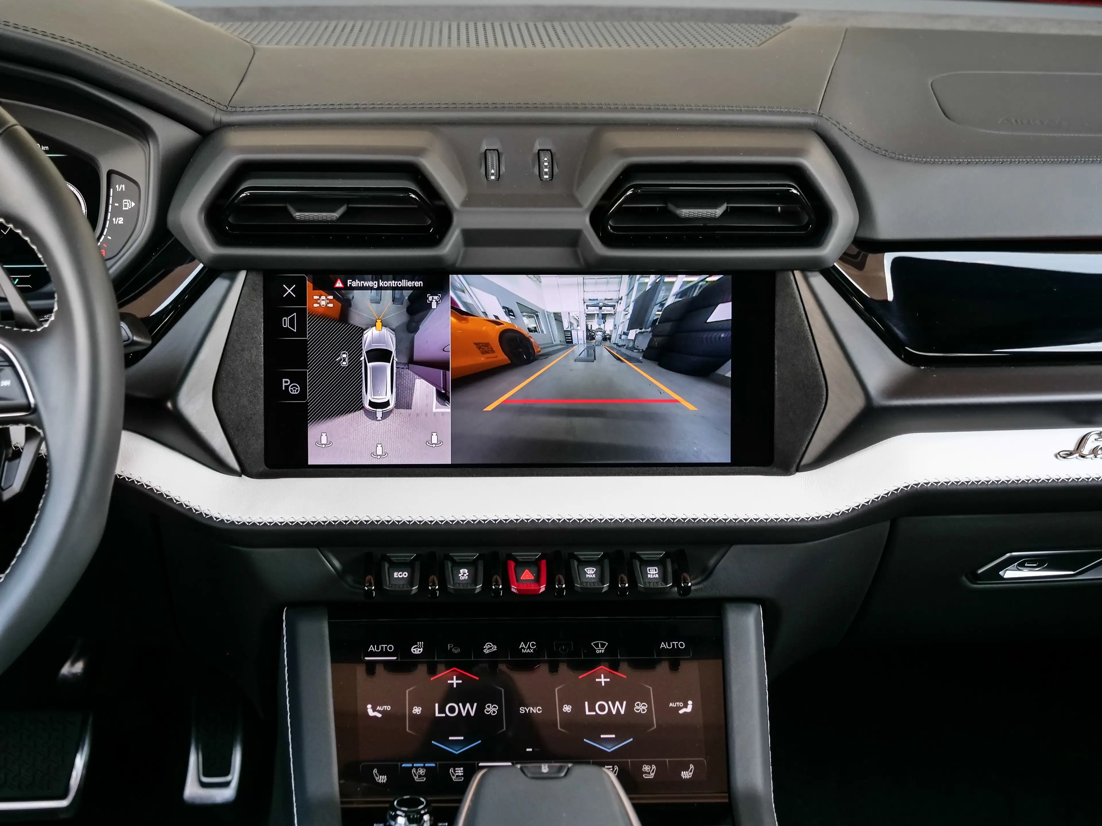 Lamborghini Urus SE Arancio Xanto, Ambient Light Pack — photo 15