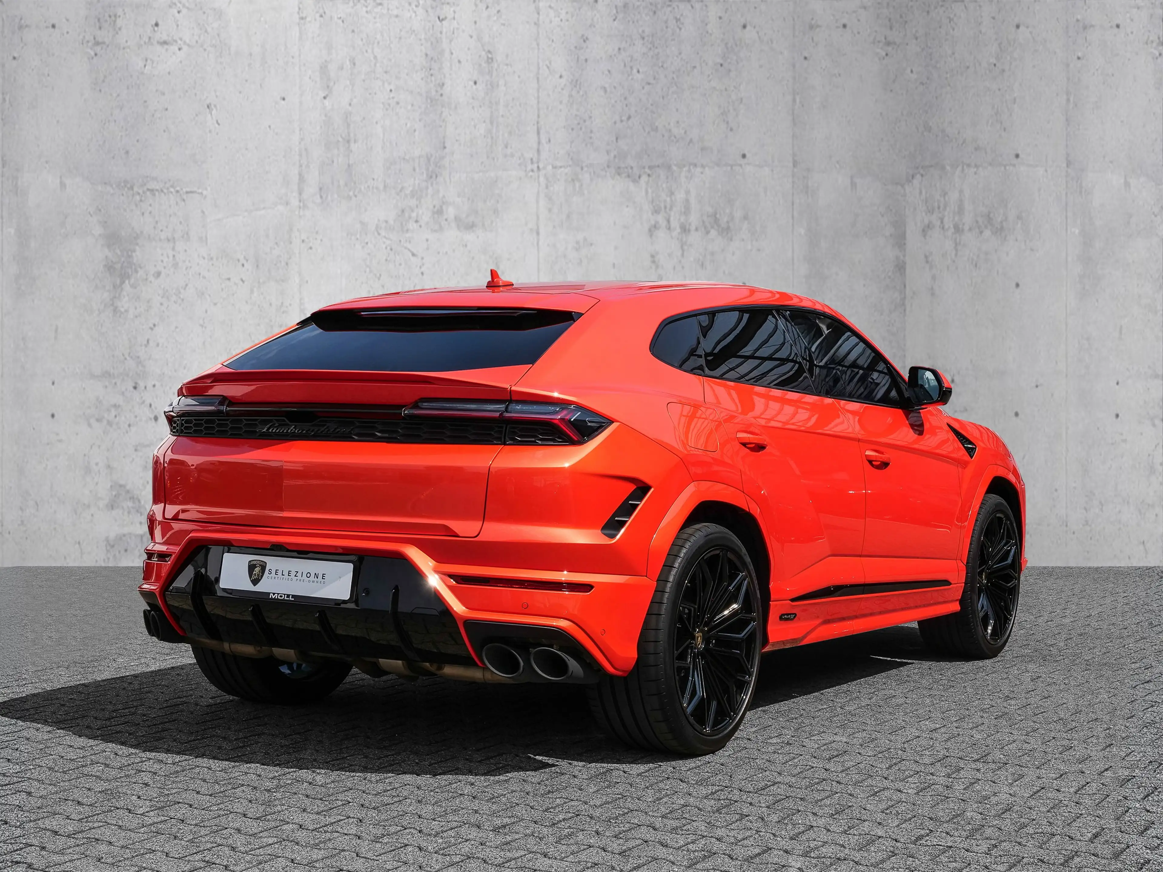 Lamborghini Urus SE Arancio Xanto, Ambient Light Pack — photo 3