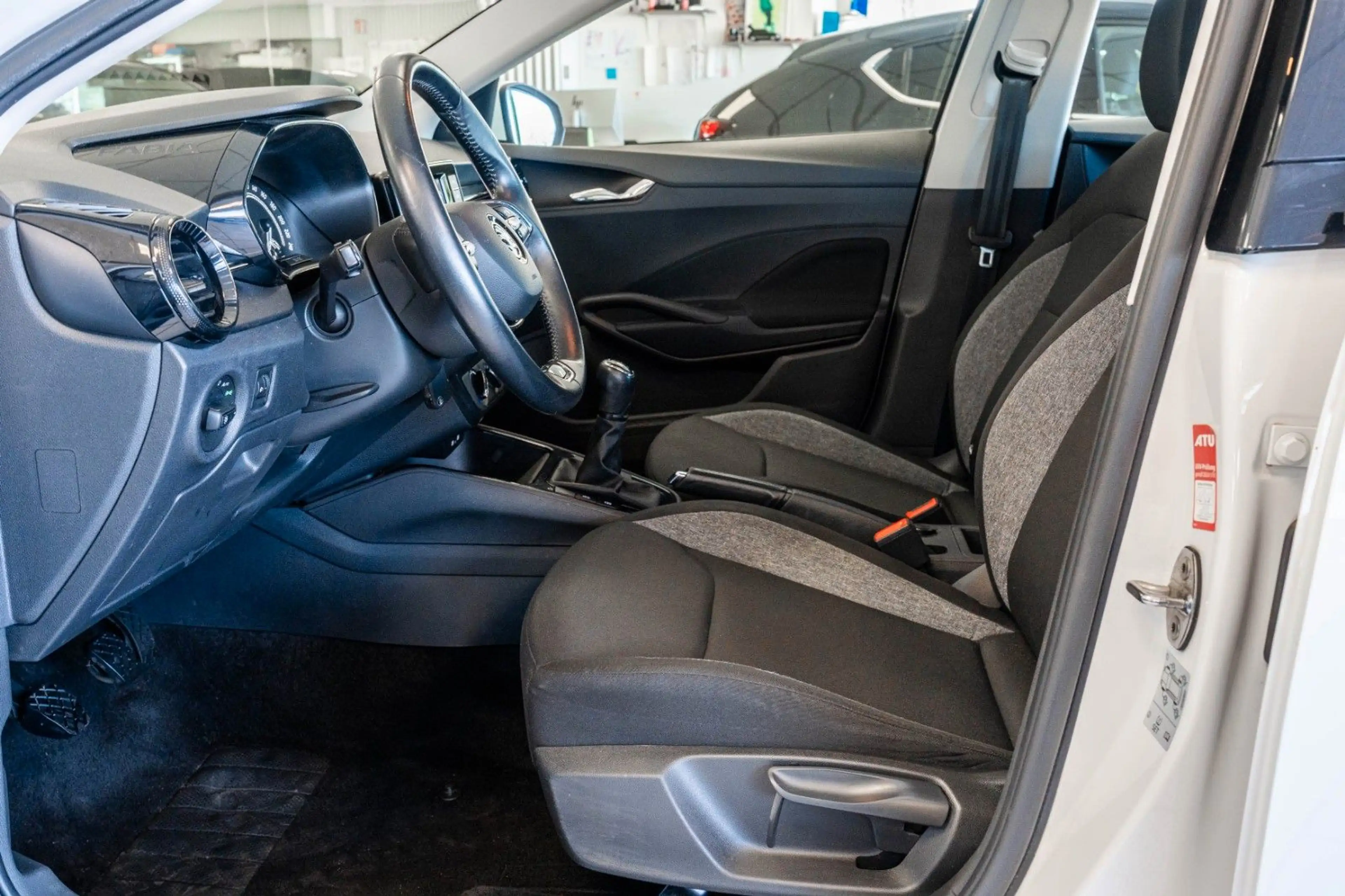 Skoda Fabia IV Active 1.0 Benzin 80 PS PDC LED DAB — photo 14