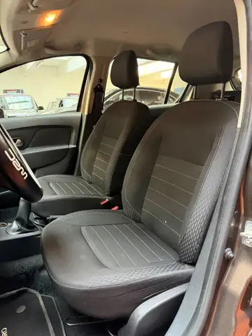 Dacia Sandero view 5