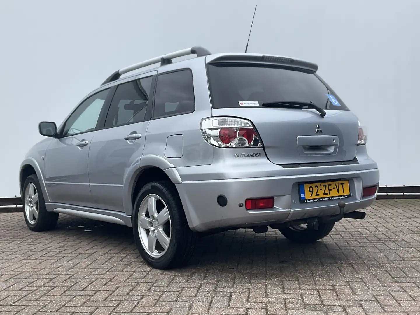 Mitsubishi Outlander Sport 2.4 Invite Scott 4WD Automaat Cruise NL-Auto Gris - 2