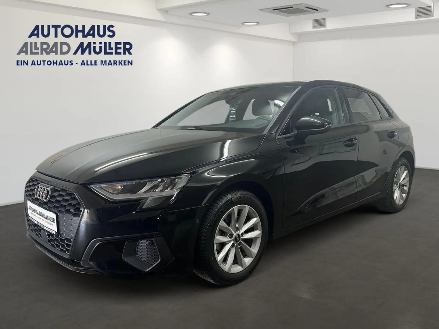 Audi A3 30 TFSI 1.0 TFSI Automatik+SHZ+CARplay+NAVI Schwarz - 1