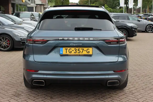 Porsche Cayenne view 15
