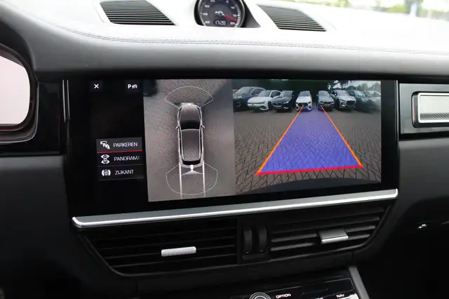Porsche Cayenne view 20