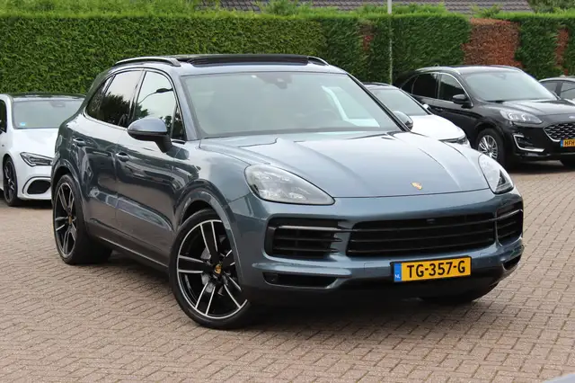 2018 Porsche Cayenne in Blue for sale