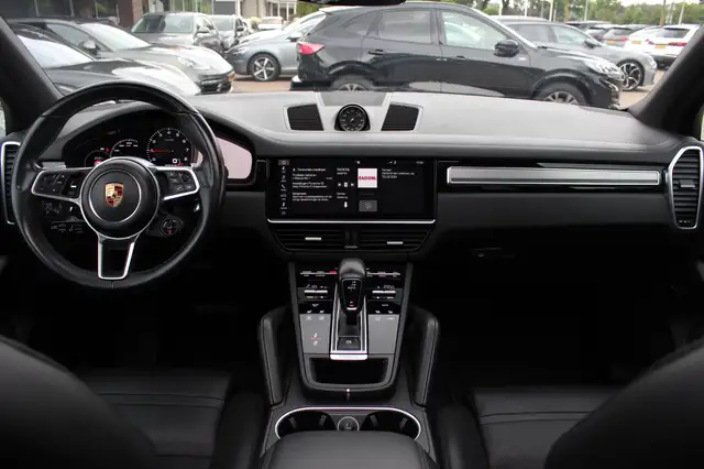 Porsche Cayenne view 2
