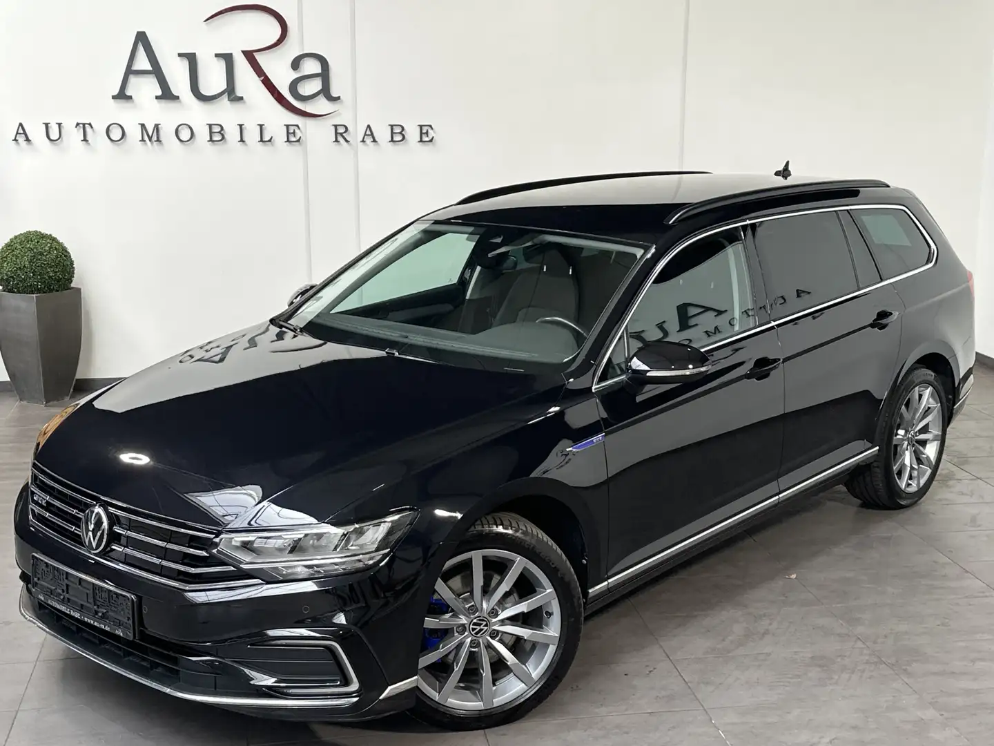 Volkswagen Passat Variant GTE R-Line NAV+LED+AHK+ACC+18ZOLL Schwarz - 1