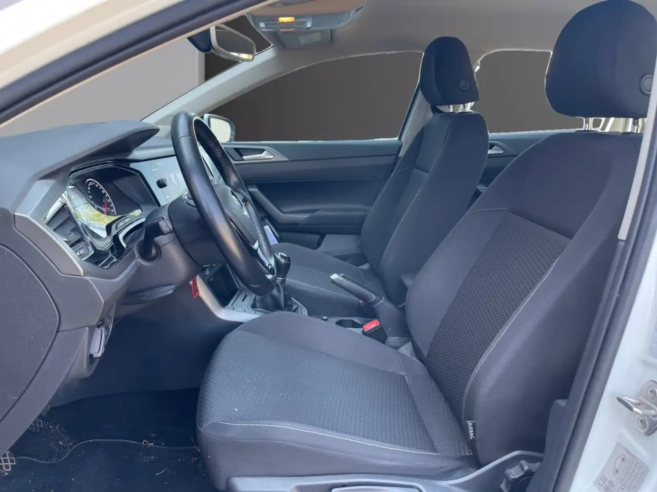 Volkswagen Polo Citadine 5 portes — photo 9