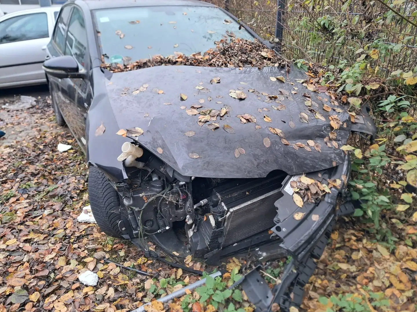 Volkswagen Golf VI Match*Frontschaden zum ausschlachten Schwarz - 1