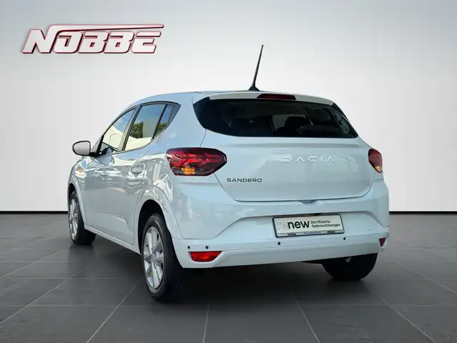 Dacia Sandero view 3