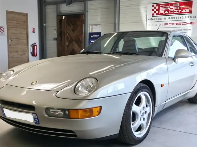 Porsche 968 3.0L 239CV