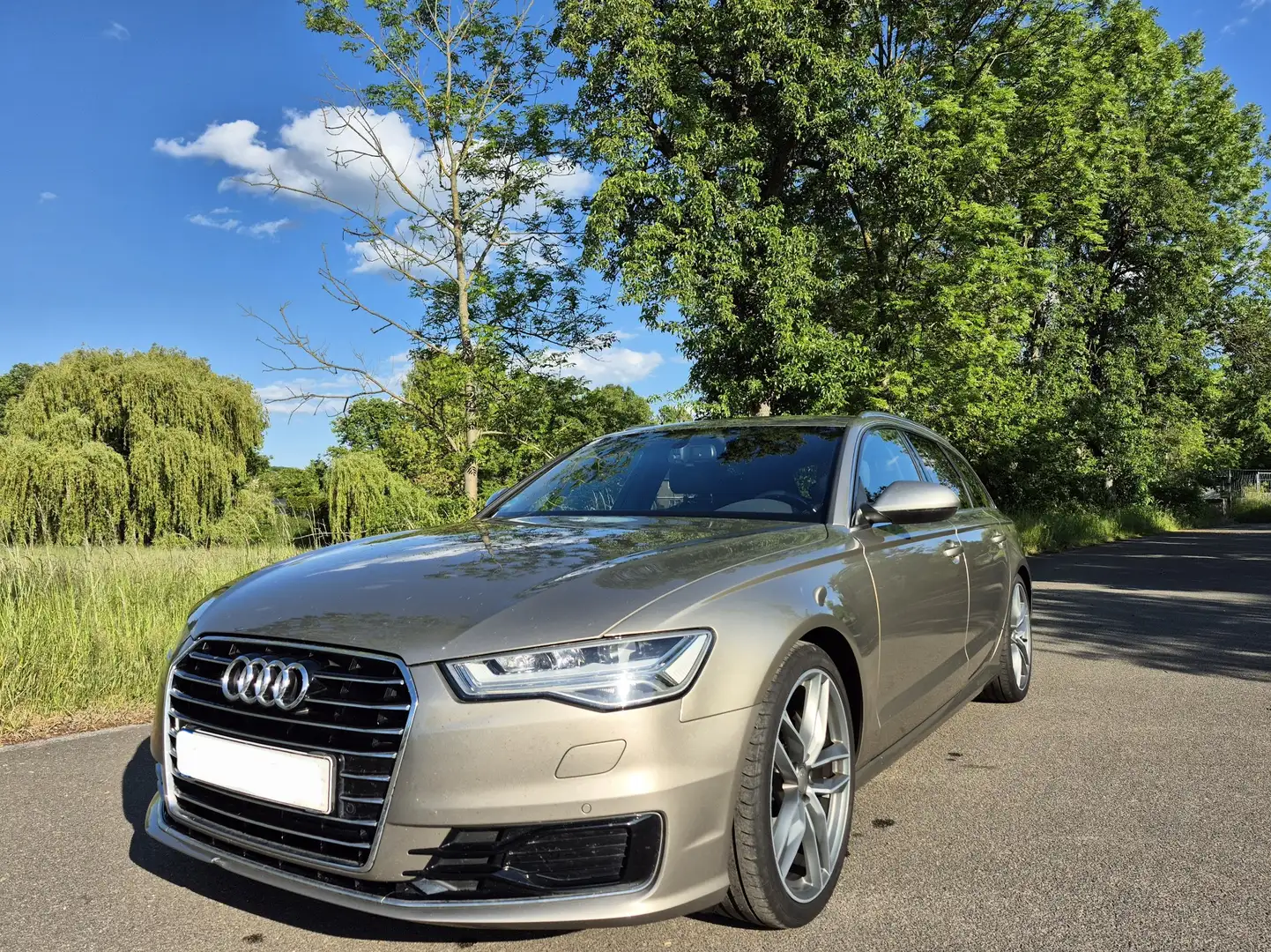 Audi A6 Avant | Bose | Standheizung | Unfallfrei Beige - 1