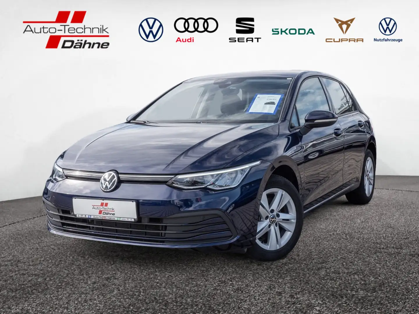 Volkswagen Golf VIII 1.0 TSI Life PDC SHZ NAVI ACC LED Blauw - 1