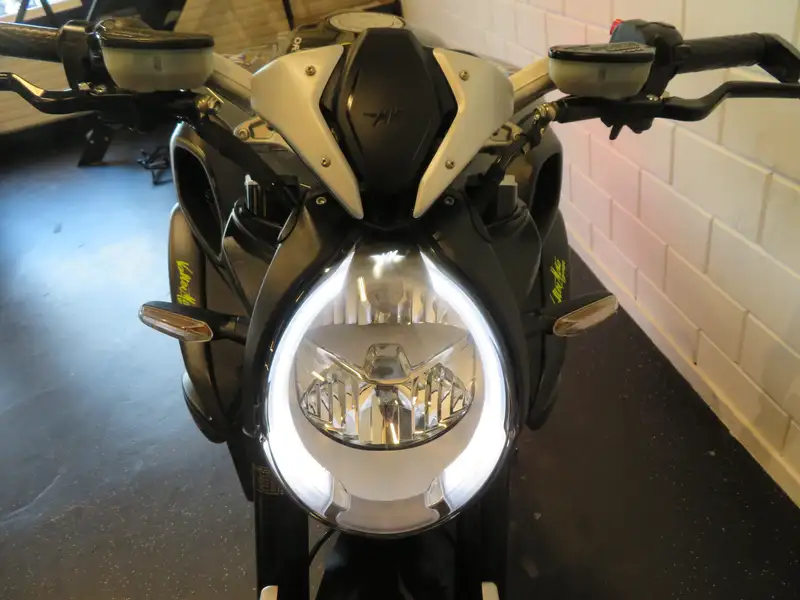 MV Agusta Dragster - foto 5