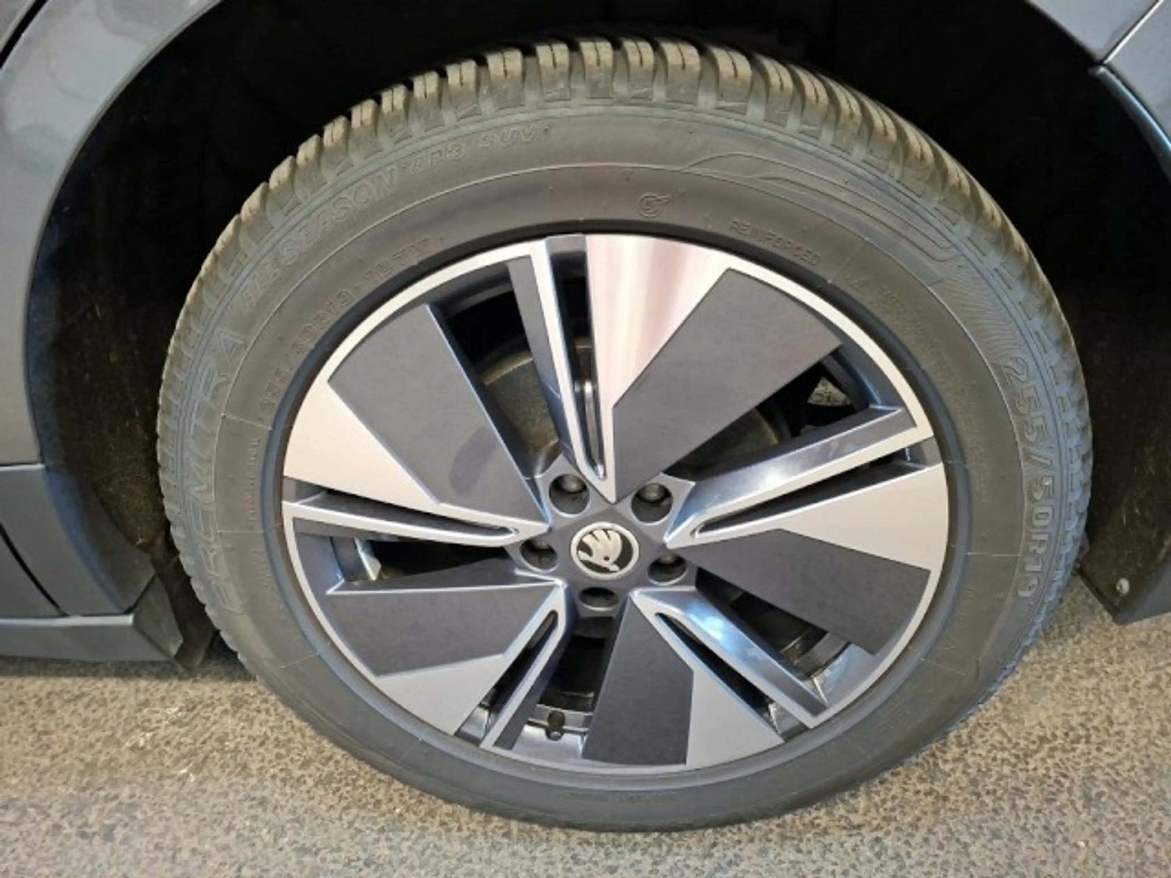 Skoda Enyaq 85x Loft ALLRAD+AHK+TOTW+KESSY+ACC+WÄPU Klima — photo 9