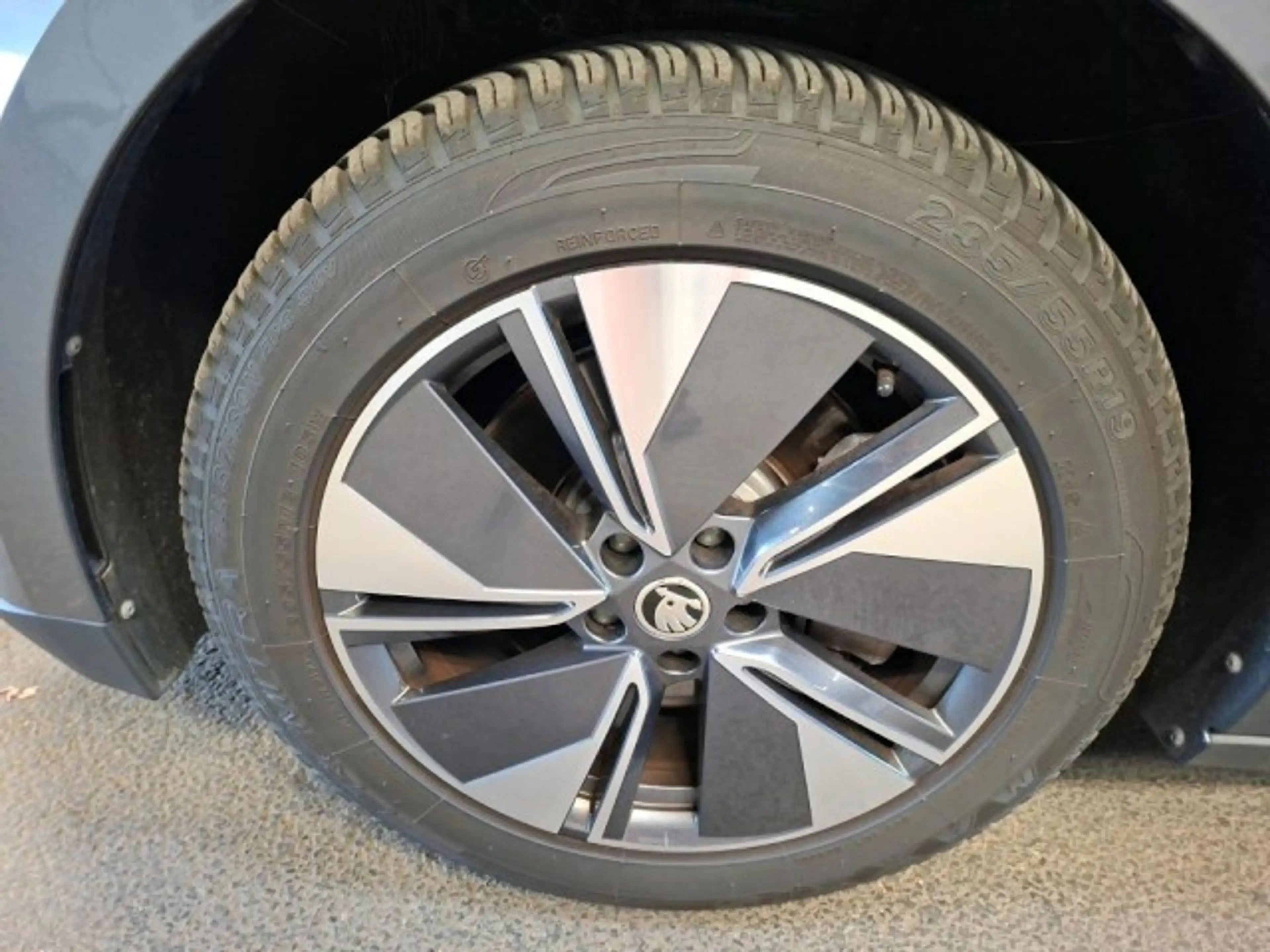 Skoda Enyaq 85x Loft ALLRAD+AHK+TOTW+KESSY+ACC+WÄPU Klima — photo 7