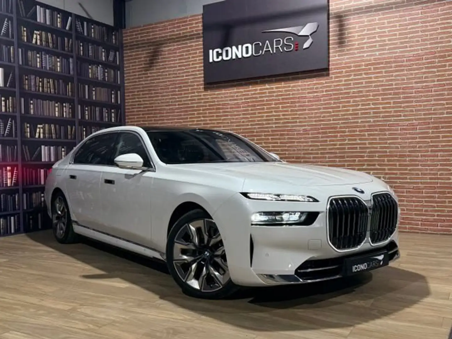 BMW 750 750e Blanc - 1