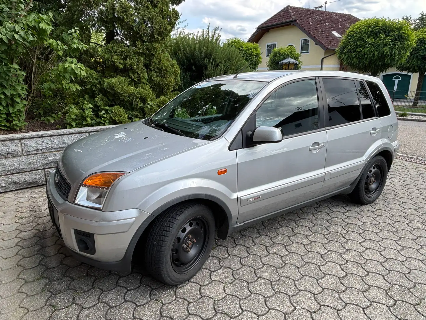 Ford Fusion Fusion Ambiente  1,4 16V Ambiente Silber - 2