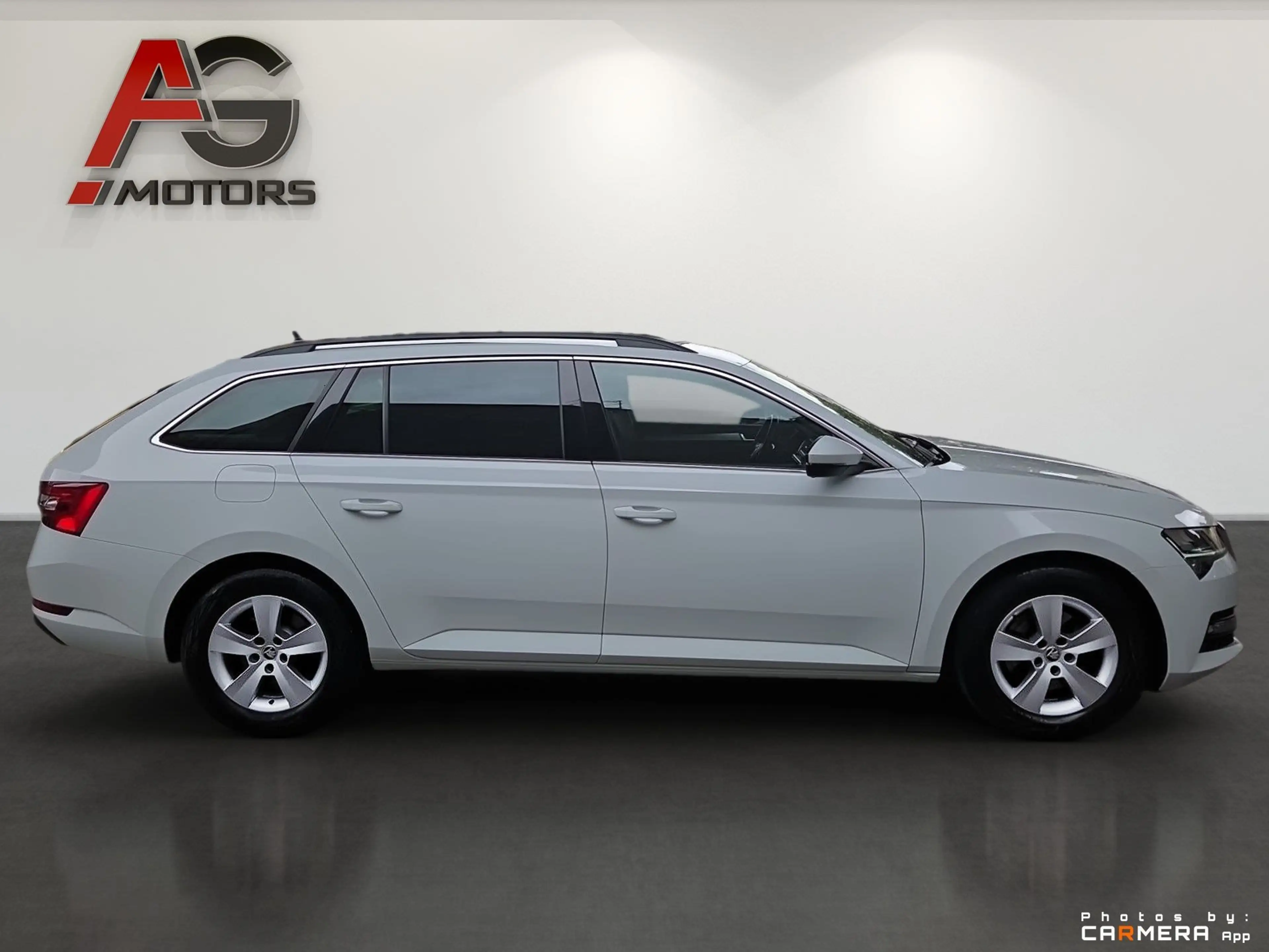 Skoda Superb Kombi 2,0 TDI Ambition DSG/LED/Navi/Kamera/AHK/1. — photo 4