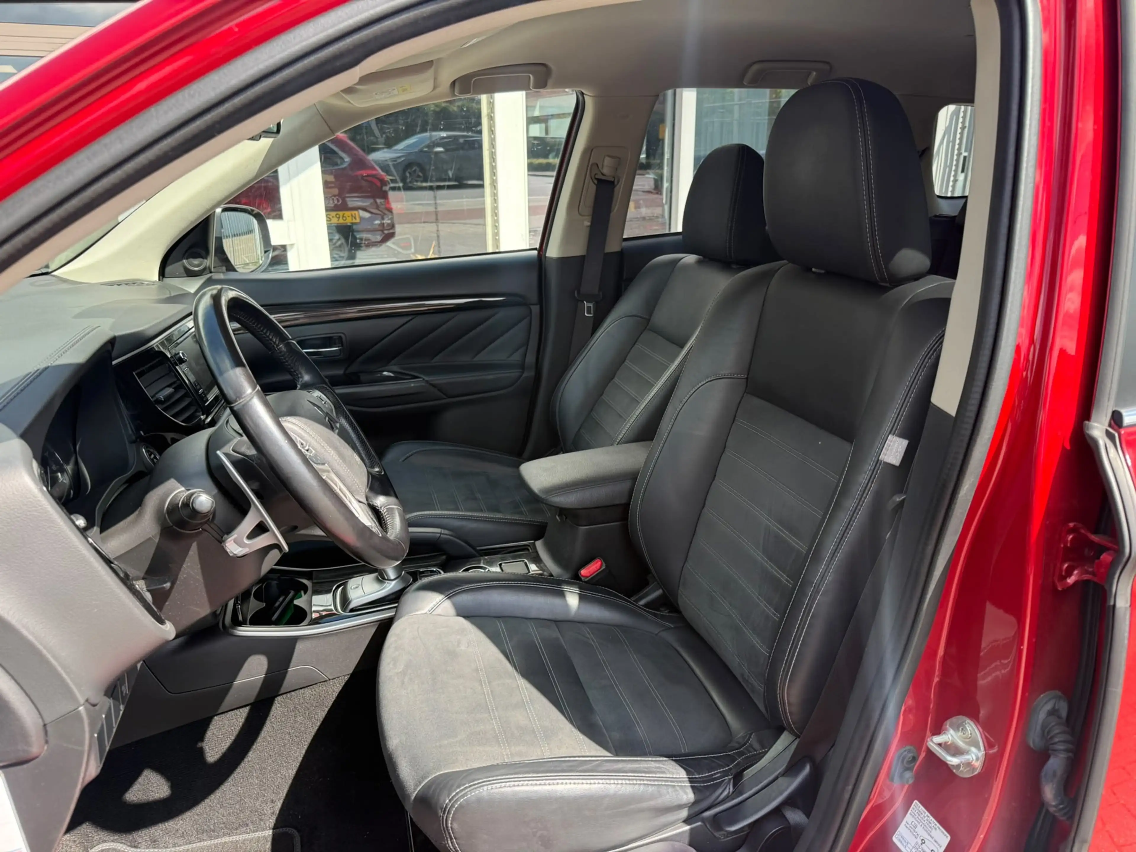 Mitsubishi Outlander 2.0 PHEV Business Edition — photo 10