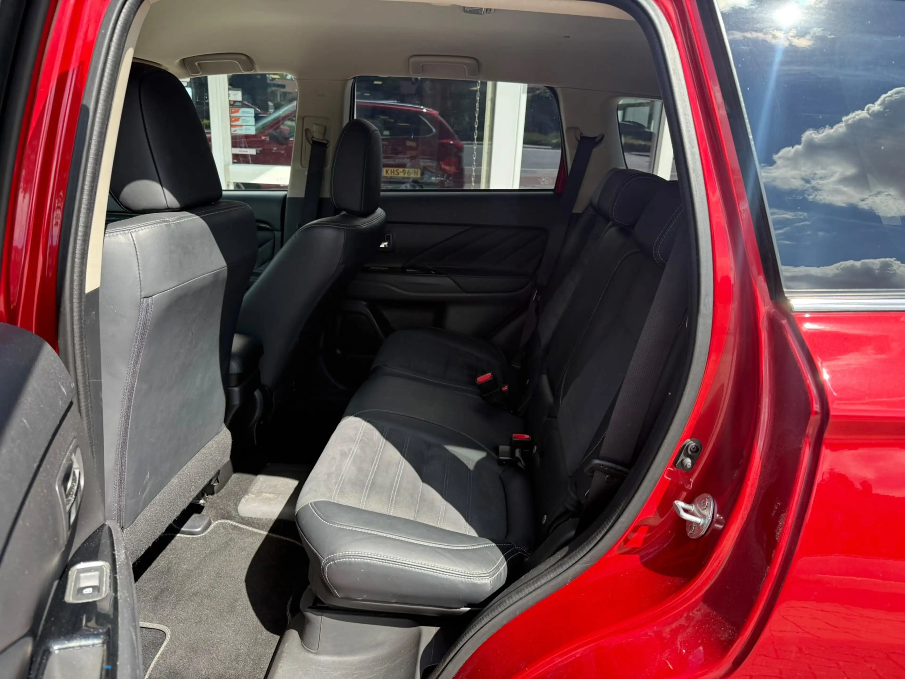 Mitsubishi Outlander 2.0 PHEV Business Edition — photo 11