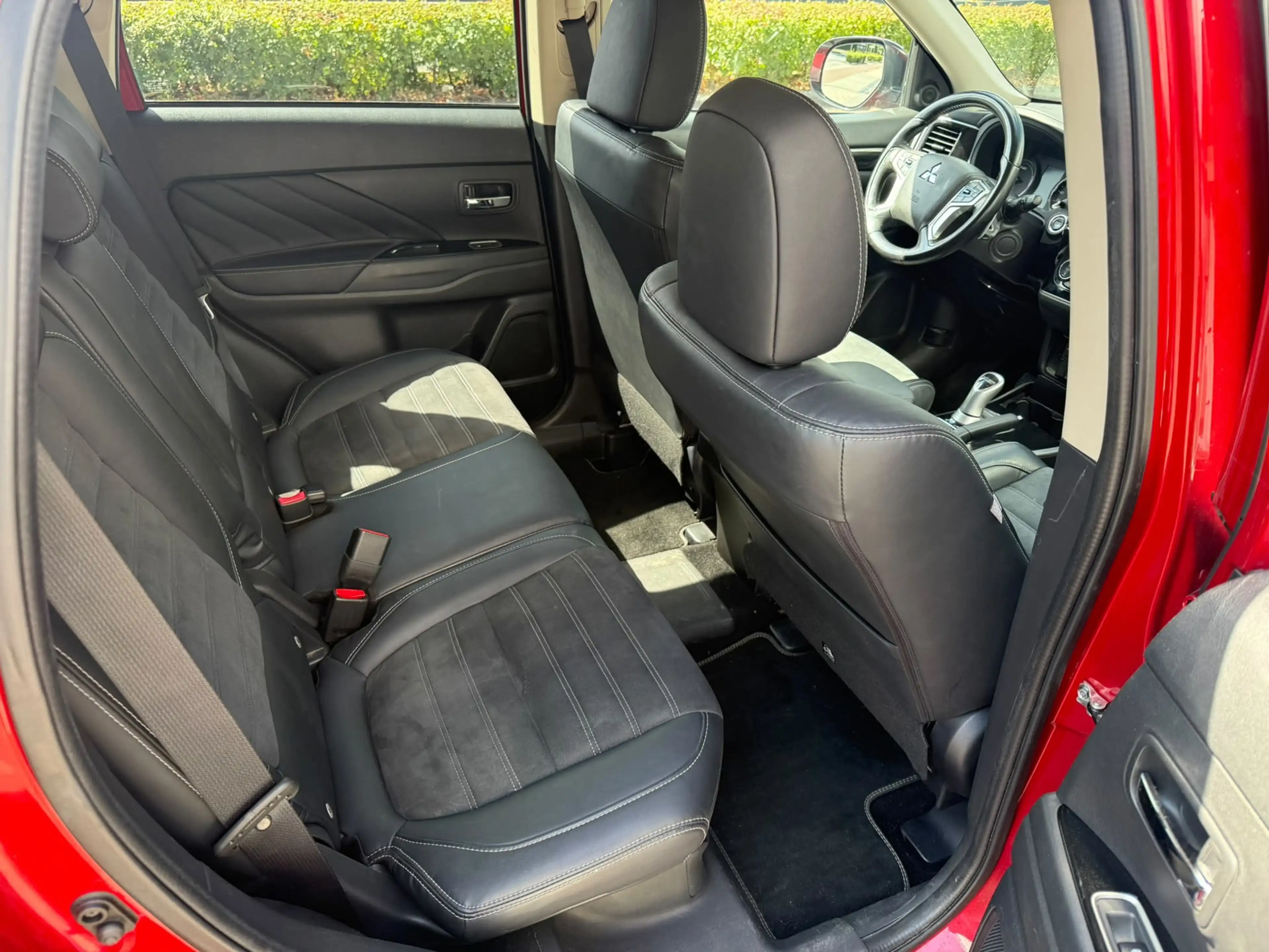 Mitsubishi Outlander 2.0 PHEV Business Edition — photo 12