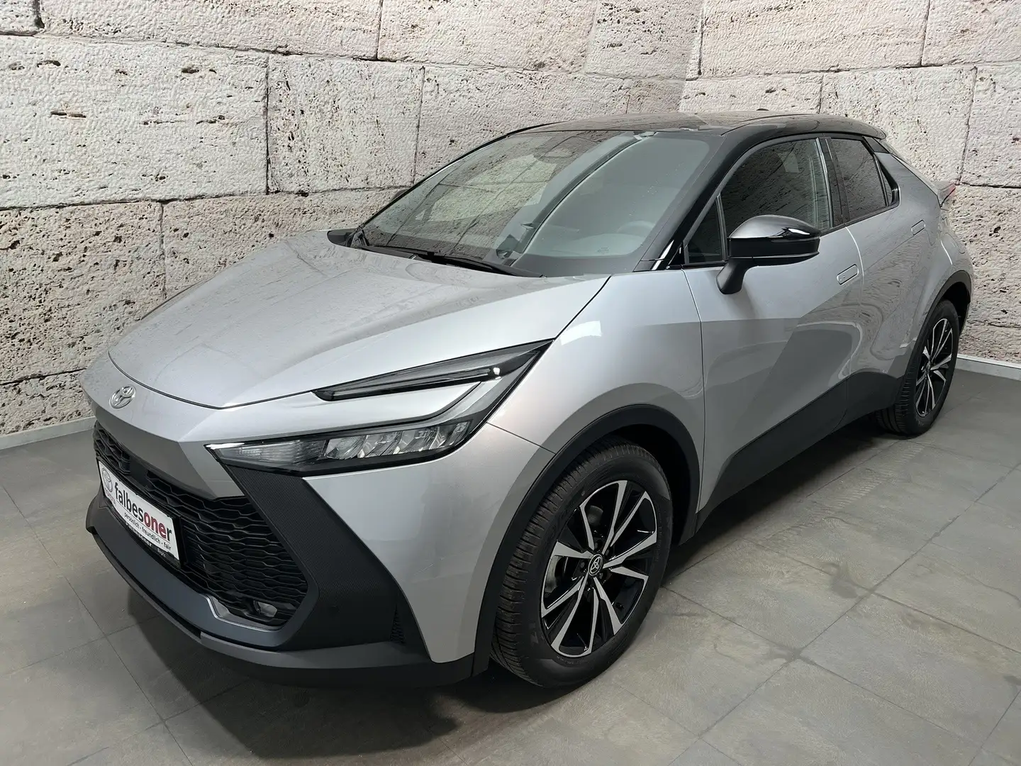 Toyota C-HR 1,8 Hybrid Active Drive + Technik P. 140PS Silber - 1