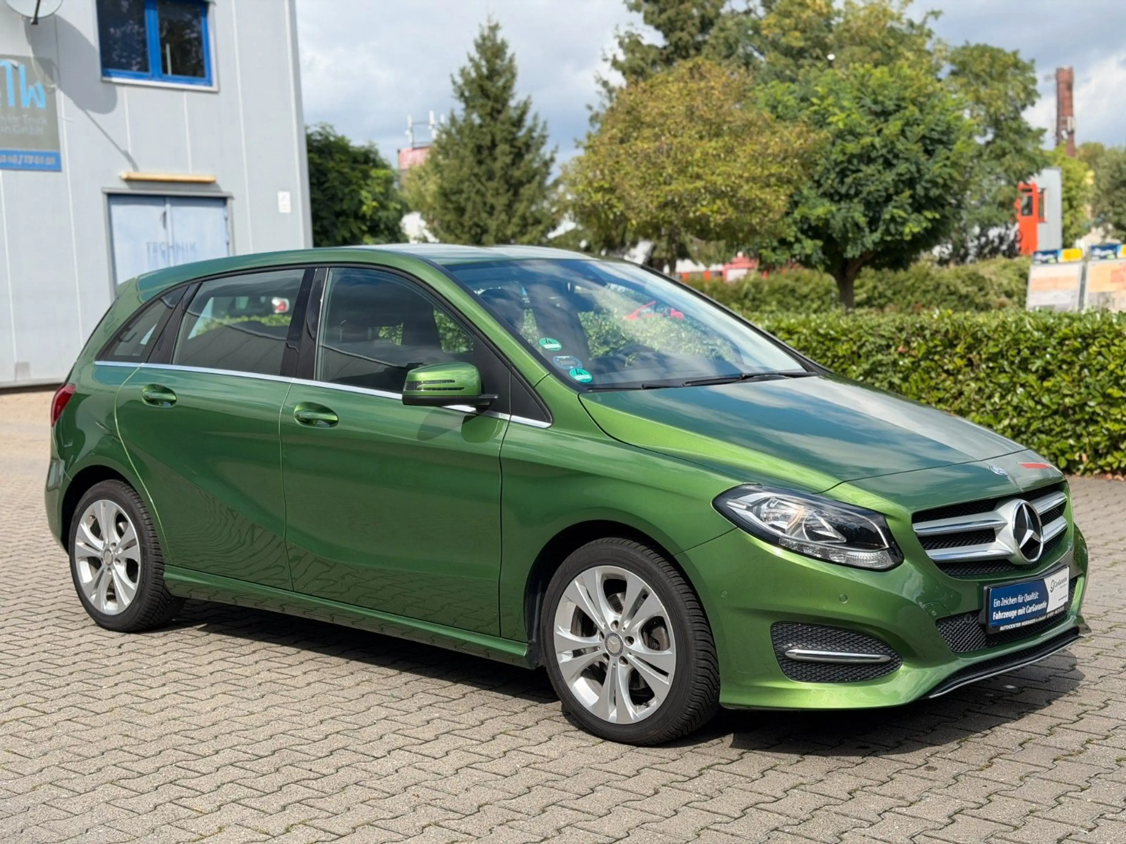 Mercedes-Benz B 180 Garantie *Urban*Business-Paket *Navi *AHK.