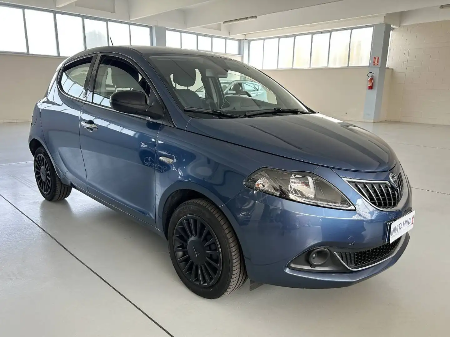 Lancia Ypsilon 1.0 firefly 5p s&s hybrid Ecochic Silver Blu/Azzurro - 1