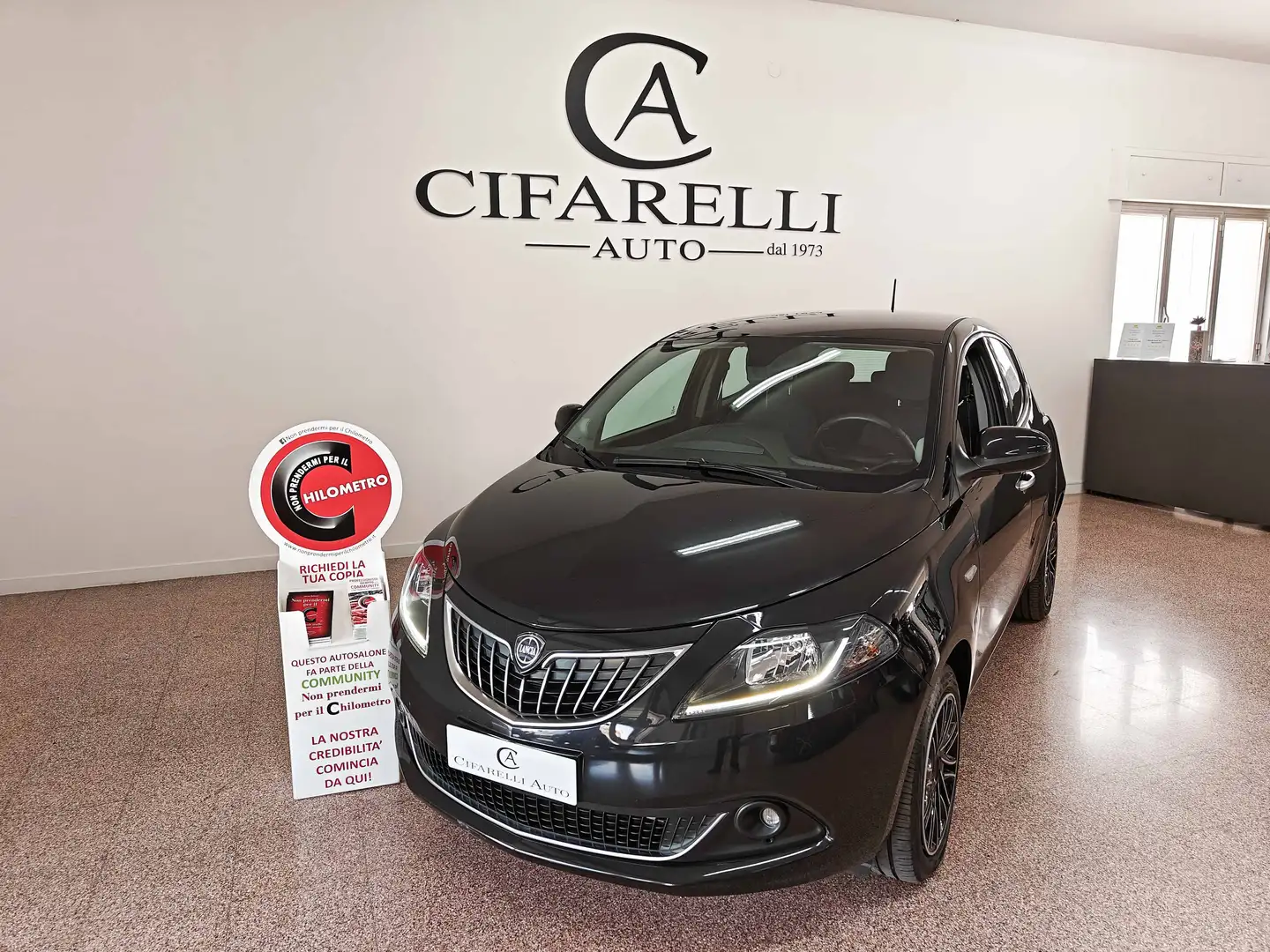 Lancia Ypsilon Ypsilon III 2021 1.0 firefly hybrid Gold Plus s Nero - 1