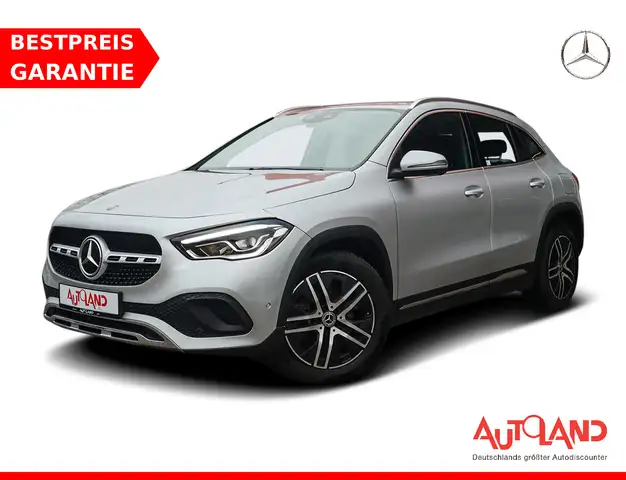 Mercedes-Benz GLA 200 Progressive LED Navi AHK Kamera Tempomat
