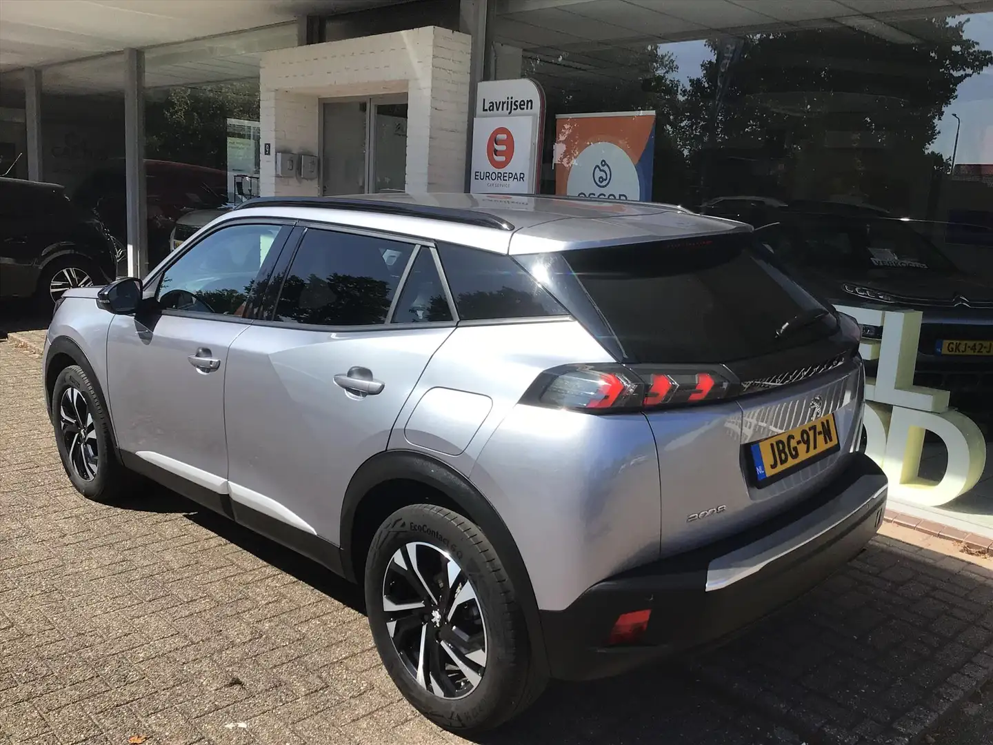 Peugeot 2008 1.2 Puretech 100pk Allure Grijs - 2