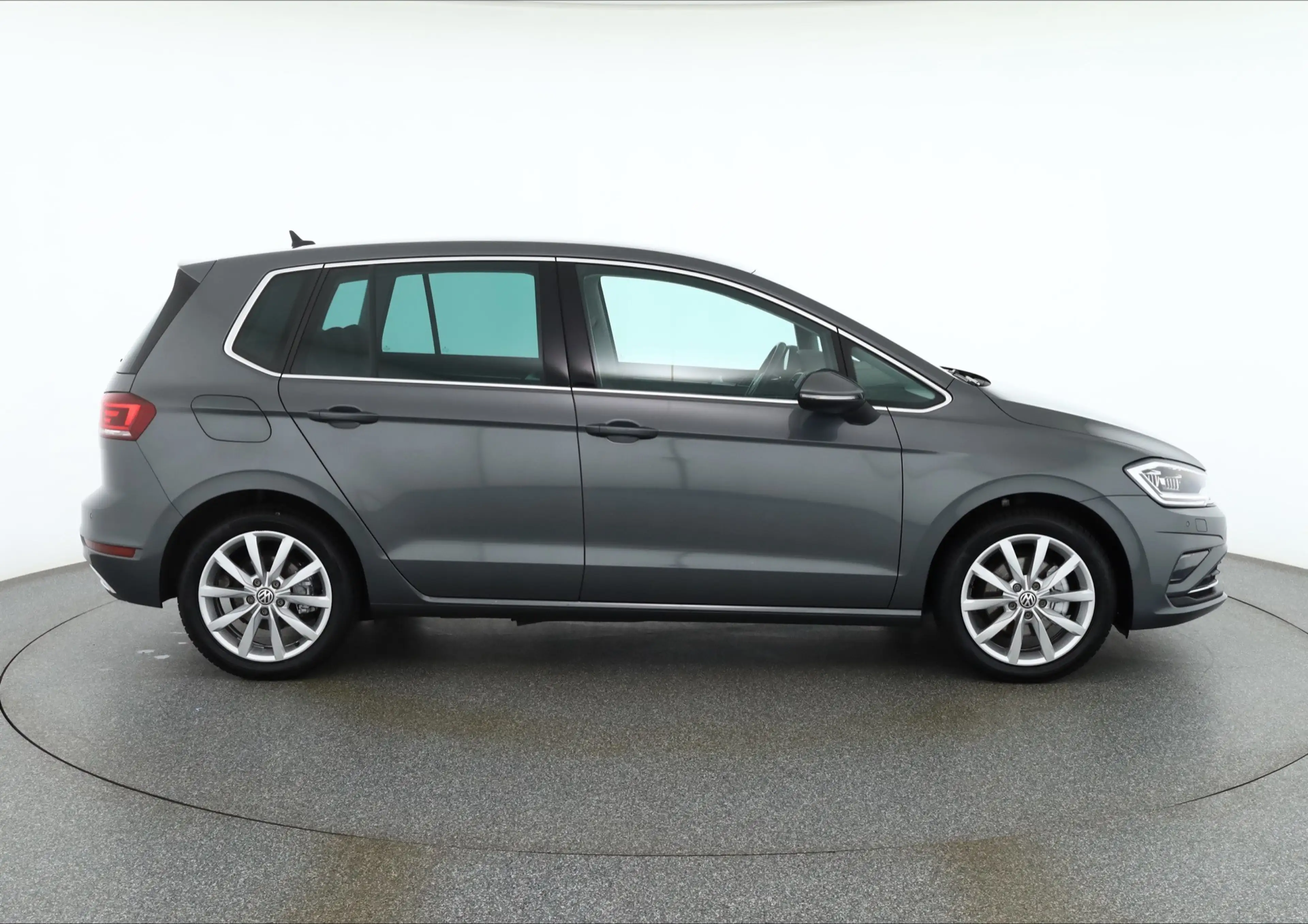 Volkswagen Golf Sportsvan Golf VII Sportsvan 1.5 TSI DSG Highline LED Navi — photo 6