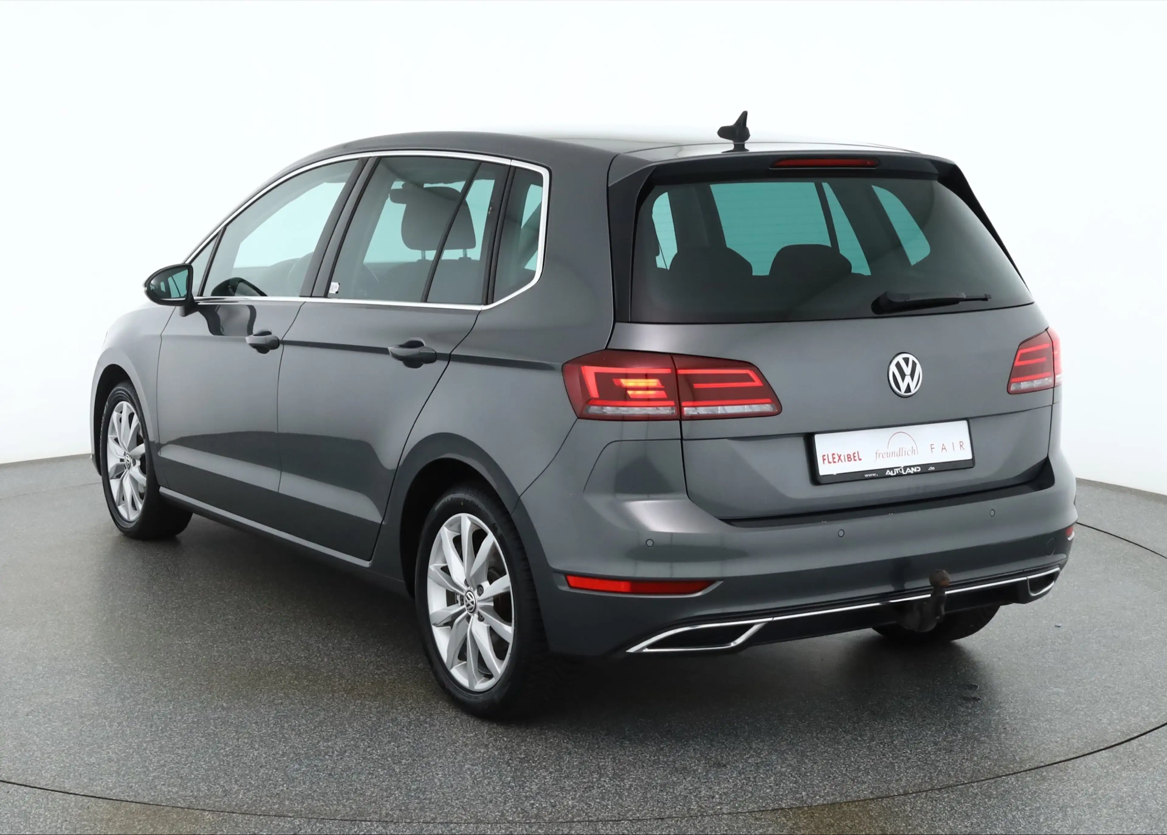 Volkswagen Golf Sportsvan Golf VII Sportsvan 1.5 TSI DSG Highline LED Navi — photo 3