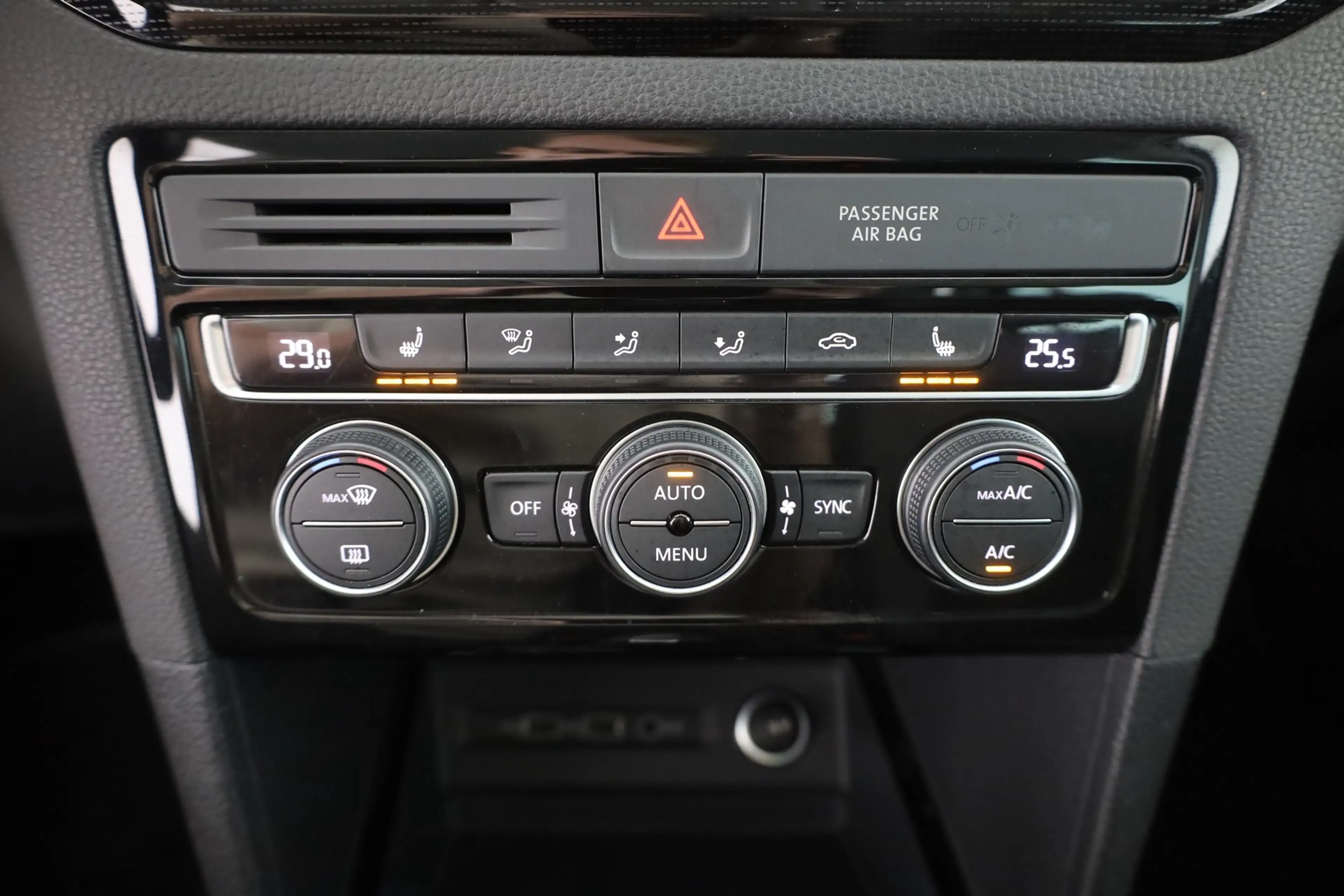 Volkswagen Golf Sportsvan Golf VII Sportsvan 1.5 TSI DSG Highline LED Navi — photo 14