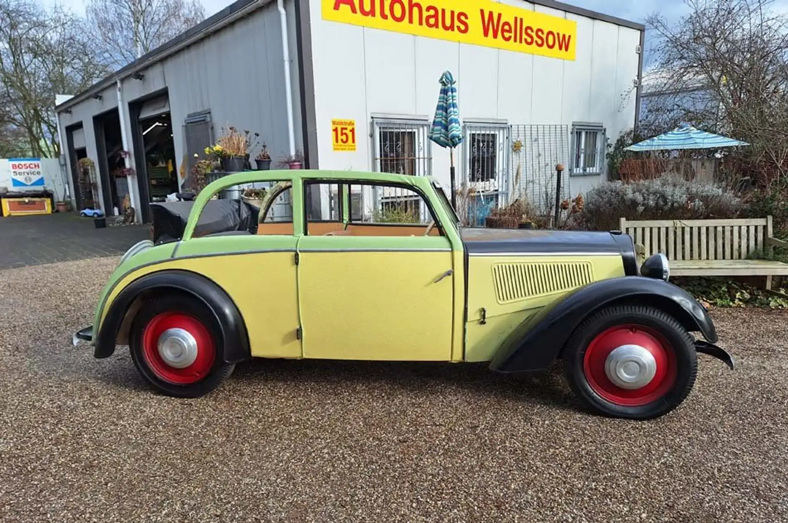 Oldtimer DKW F7-700  Meisterklasse Cabrio-Limo mit Reichsbrief Yellow - 1