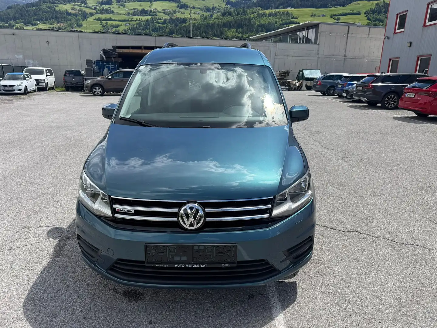 Volkswagen Caddy BMT 4Motion *AHK* AB € 193,- Blau - 2