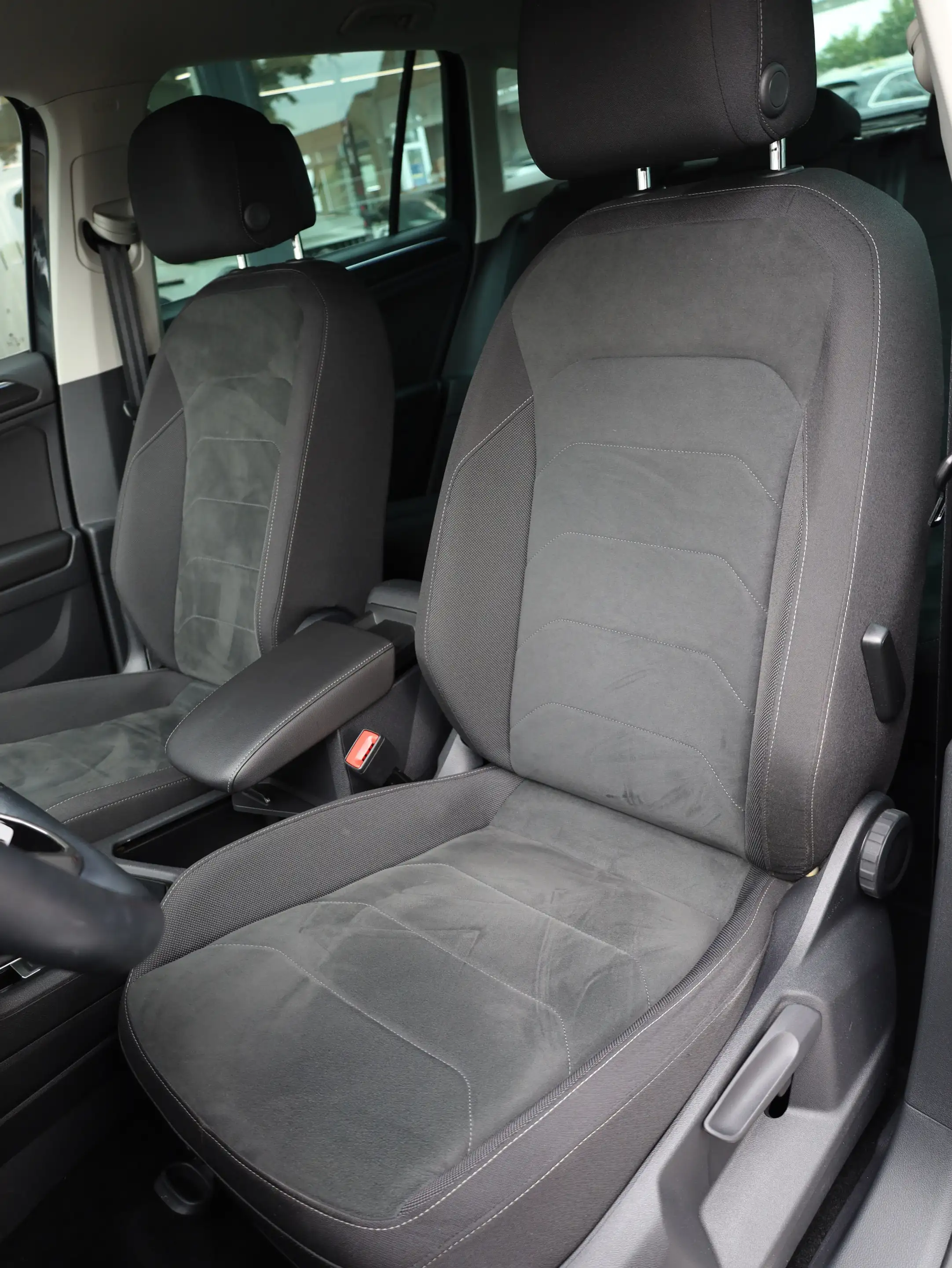 Volkswagen Tiguan Elegance 1.5TSI*ACC*Virtual*Kamera*Navi — photo 14