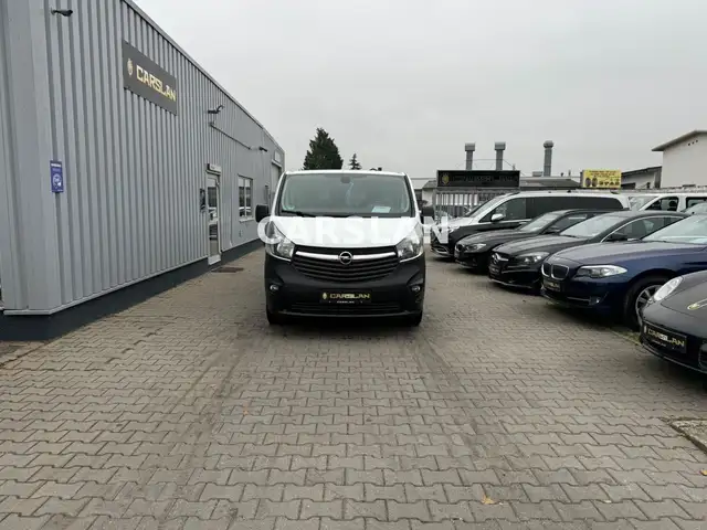 Opel Vivaro view 11