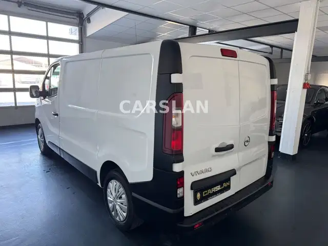 Opel Vivaro view 10