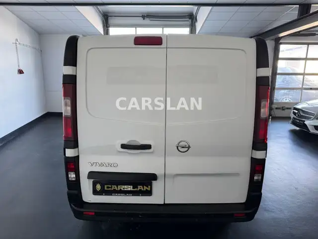 Opel Vivaro view 11