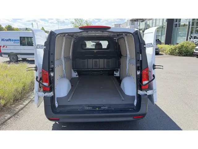 Mercedes-Benz Vito view 7