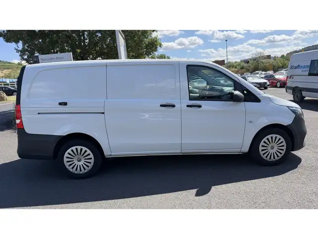 Mercedes-Benz Vito view 4