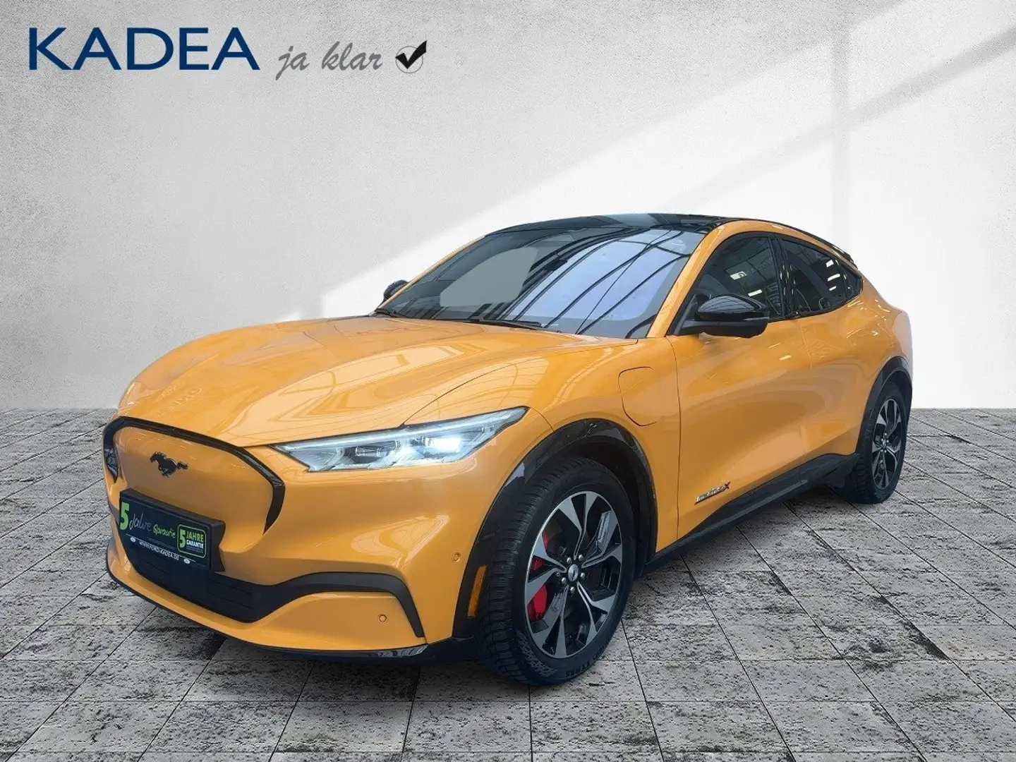 Ford Mustang Mach-E Ext. Range 99kWh Premium AWD PANO Orange - 2