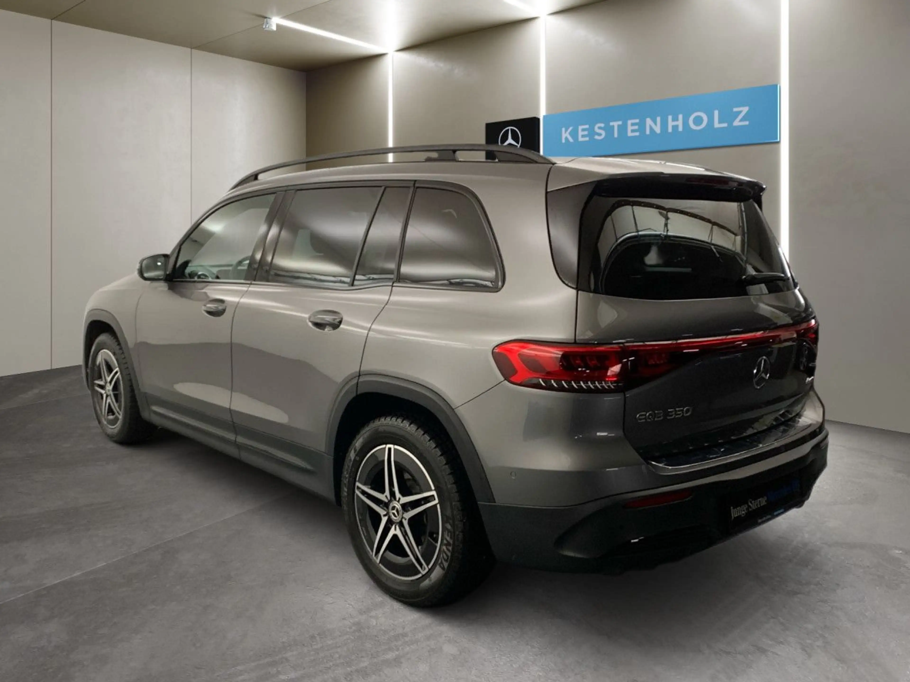 Mercedes-Benz EQB 350 4Matic — photo 6