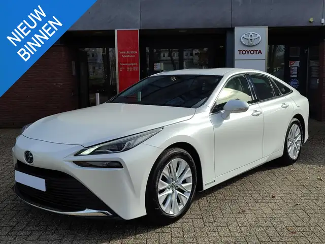 Toyota Mirai DYNAMIC NIEUW DIRECT LEVERBAAR! JBL-AUDIO KEYLESS