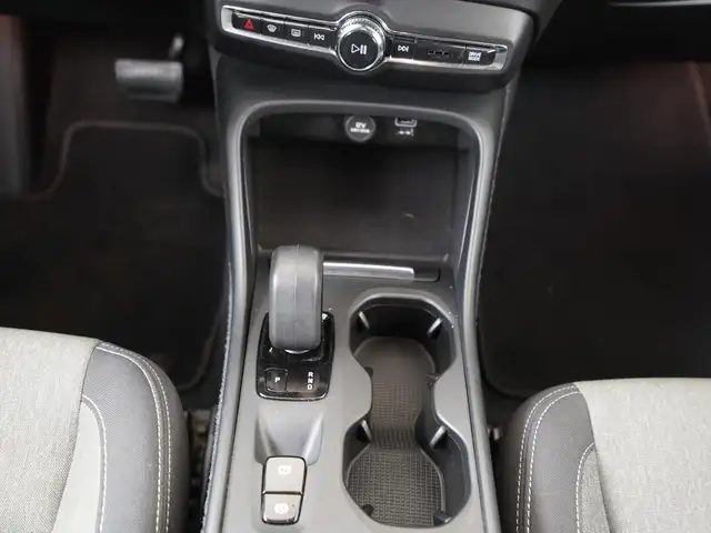 Volvo XC40 view 13